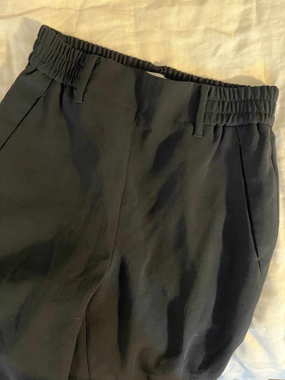 Aritzia Wilfred black crepe wide leg cropped slacks